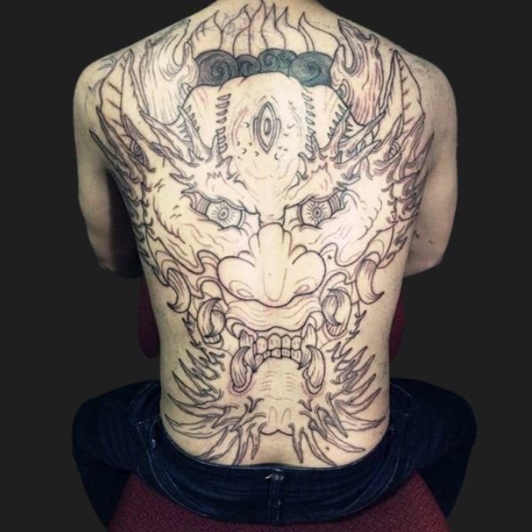 Khung tattoo đầu rồng