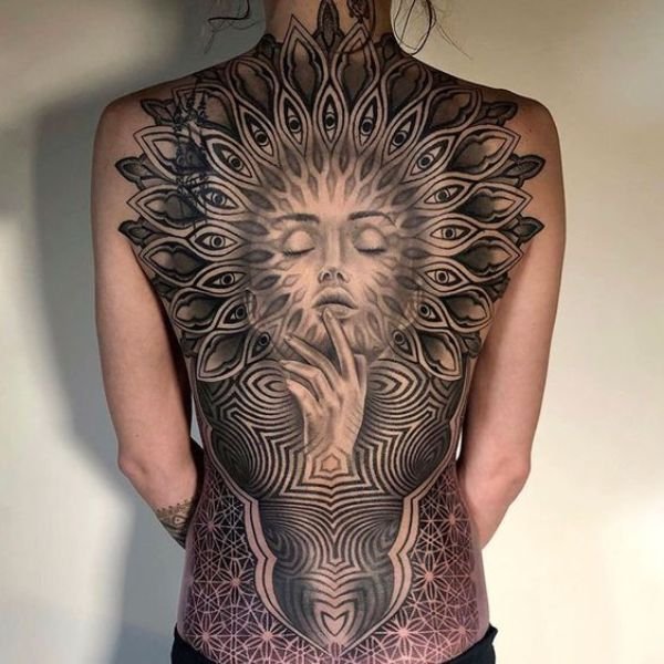 Mẫu tattoo bít lưng đẹp