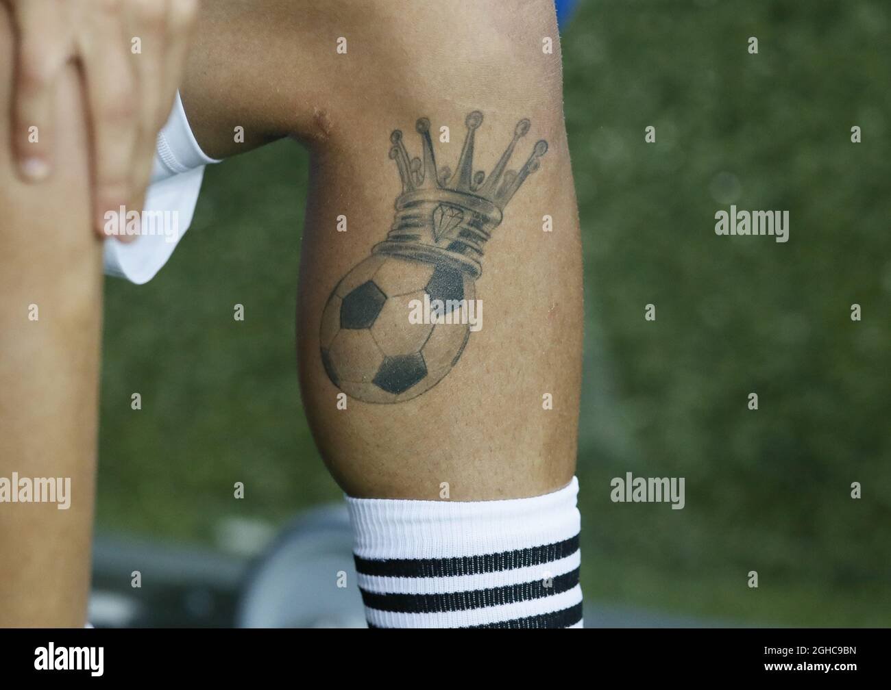 FIFA World Cup Tattoo: Hình xăm World Cup FIFA đã trở thành một xu hướng mới đầy phong cách và táo bạo, trong khi bóng đá ngày càng trở thành một nét văn hóa toàn cầu. Hãy cảm nhận nguồn cảm hứng mới lạ này qua những hình ảnh về hình xăm World Cup FIFA!