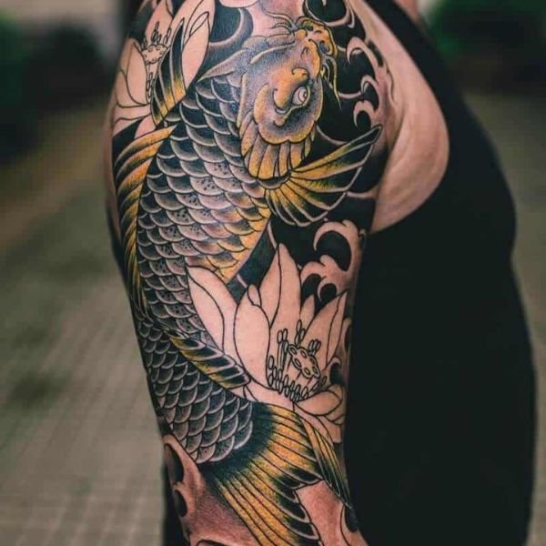 Tatoo cá chép nhật cổ ở tay