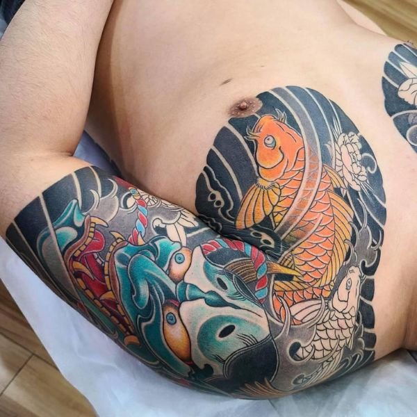 Tatoo cá chép nhật cổ ở vai