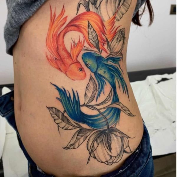 Tatoo cá chép song ngu ở bụng