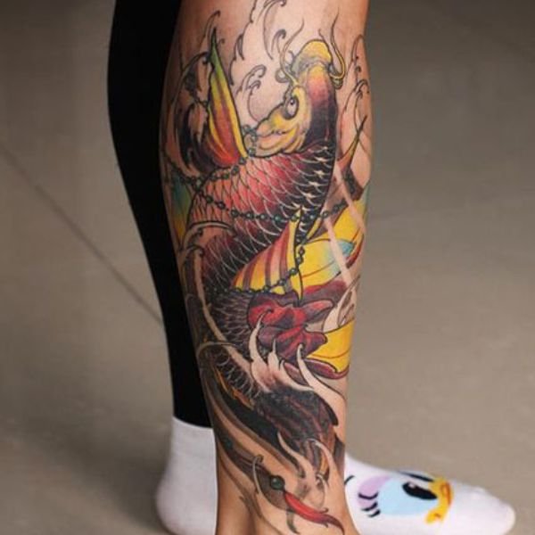 Tatoo cá chép xuôi dòng ở chân