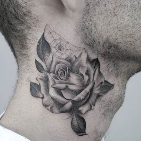 Tatoo hoa hồng ở cổ