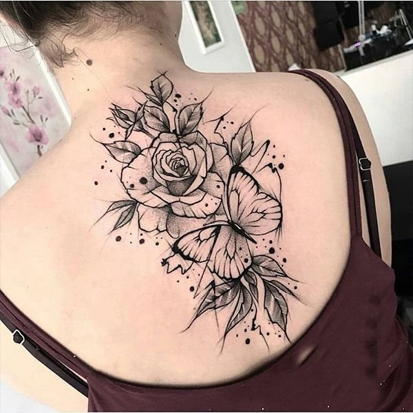 Tatoo hoa hồng ở lưng cho nữ