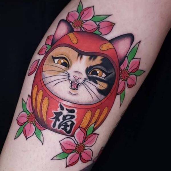 Tatoo mèo thần tài daruma