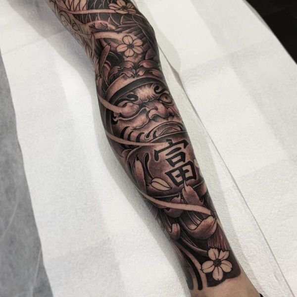 Tatoo mèo thần tài full chân