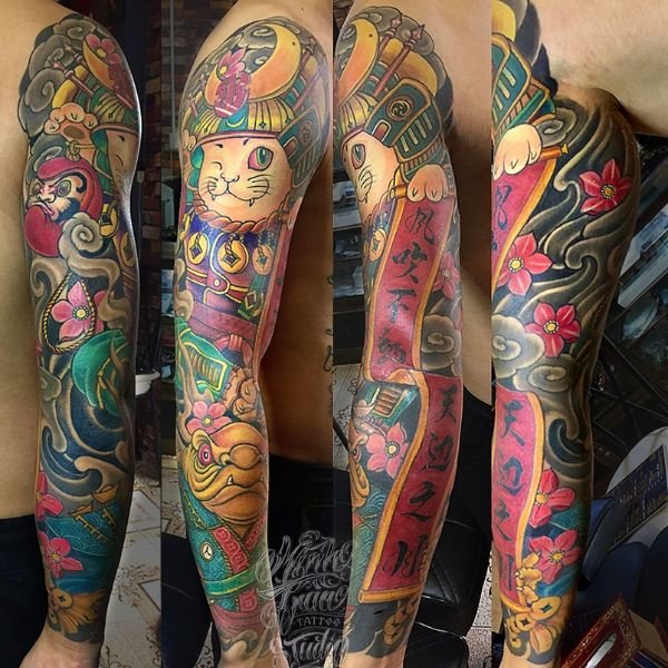 Tatoo mèo thần tài kín tay