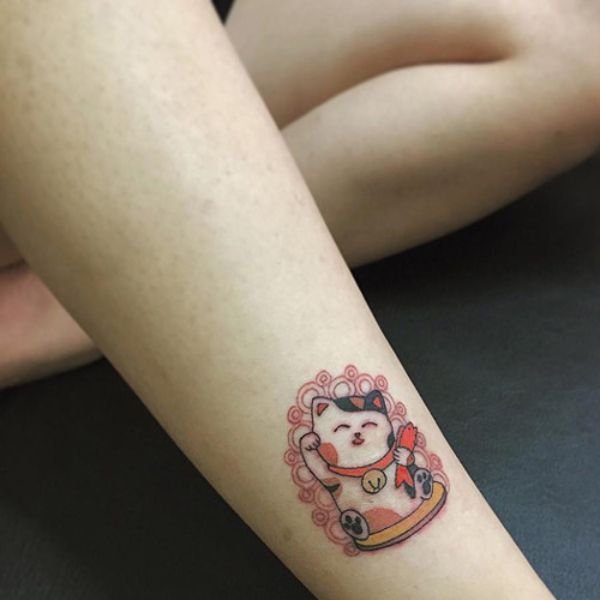 Tatoo mèo thần tài nhỏ