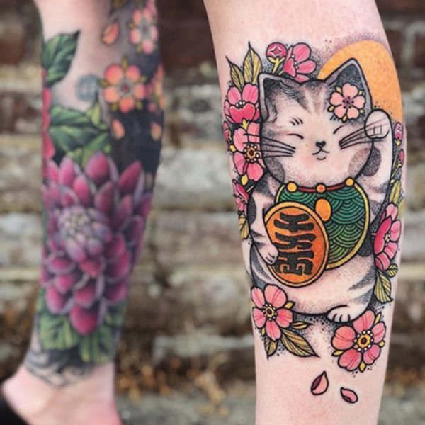 Tatoo mèo thần tài ở chân