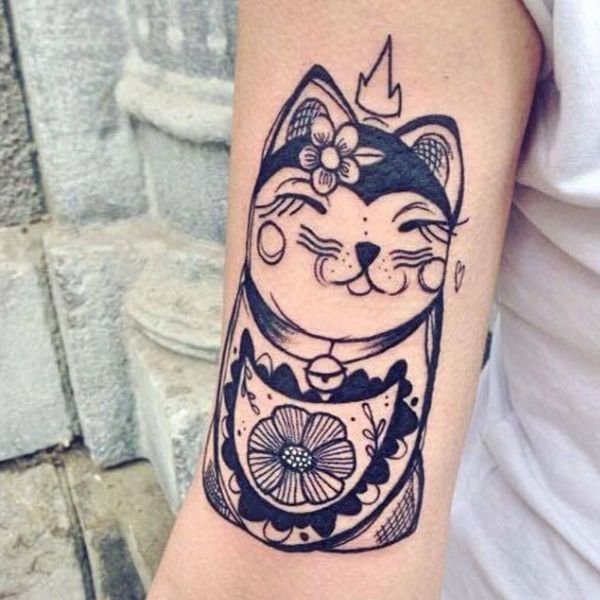 Tatoo mèo thần tài trắng đen