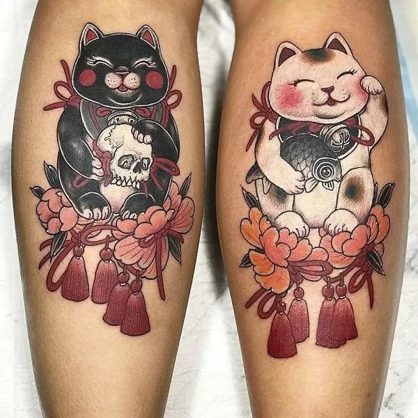 Tatoo mèo thần tài và hoa mẫu đơn