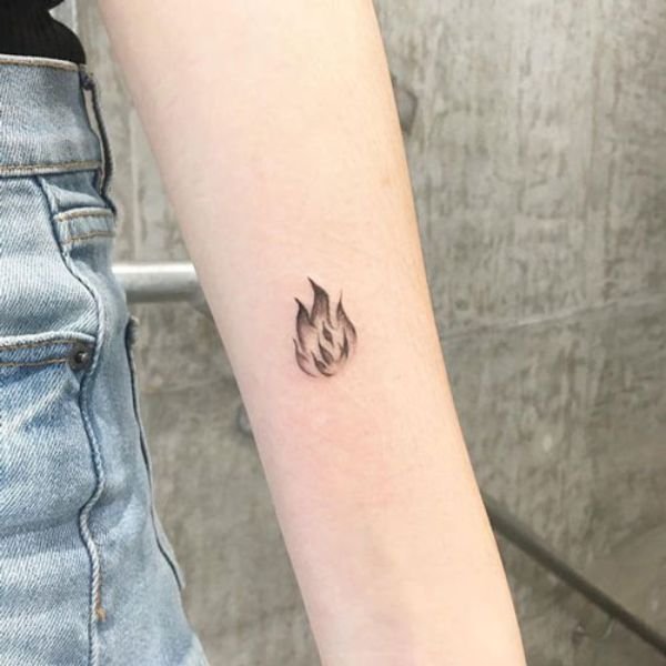 Tatoo ngọn lửa mini