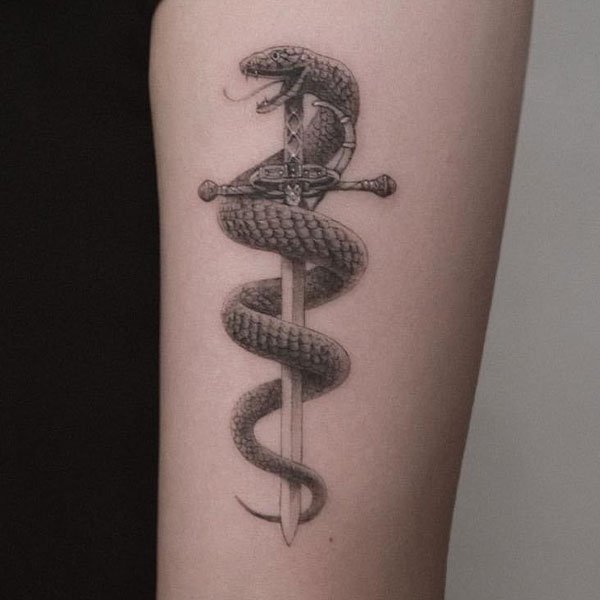 Tattoo 12 con giáp tuổi tý siêu ngầu