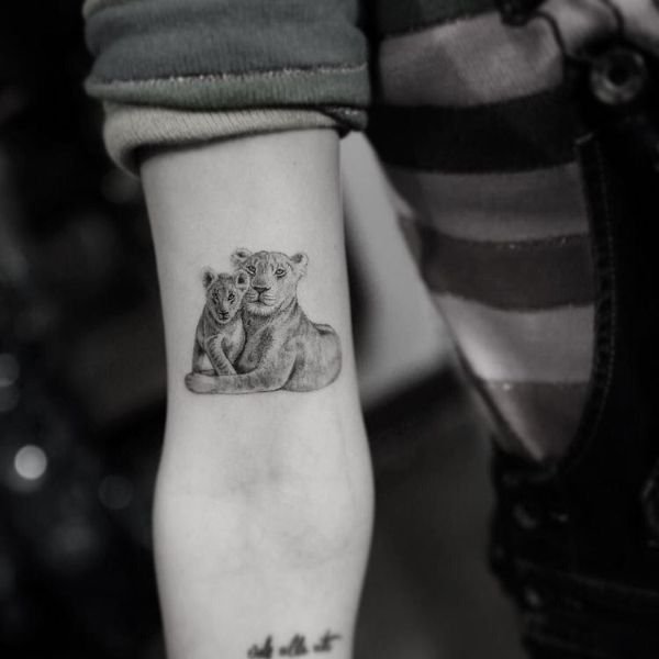 Tattoo 2 mẹ con hổ cute