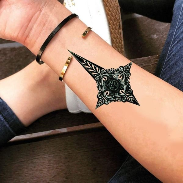 Tattoo 3d ở cổ tay đẹp