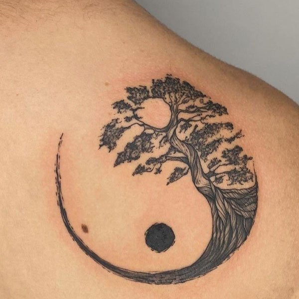 Tattoo âm dương ở vai