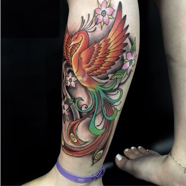 Tattoo bắp chân nữ