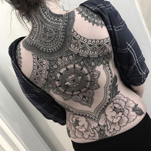 Tattoo bít lưng châu âu