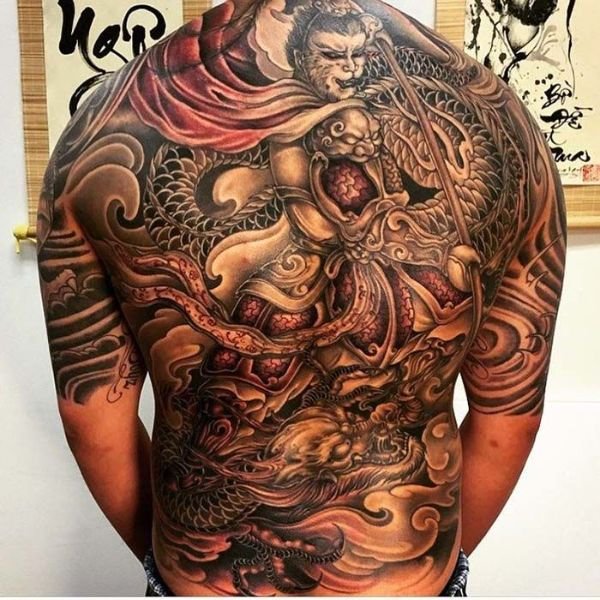 Tattoo bít lưng ngộ không