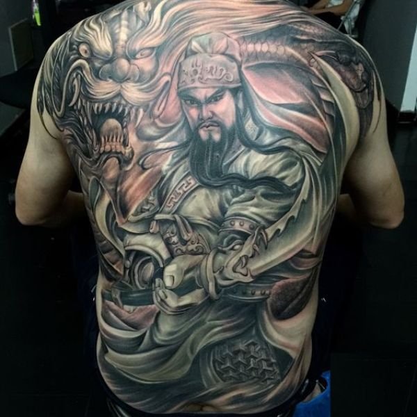 Tattoo bít lưng quan công