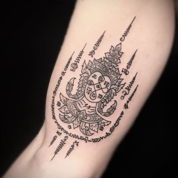 Tattoo bùa may mắn cho nữ