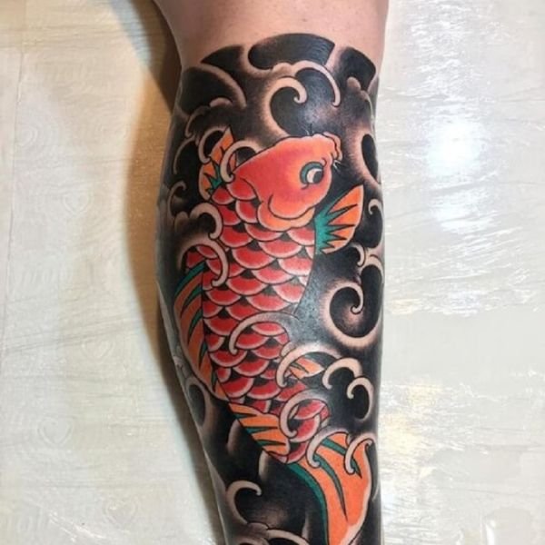 Tattoo cá chép bắp chân