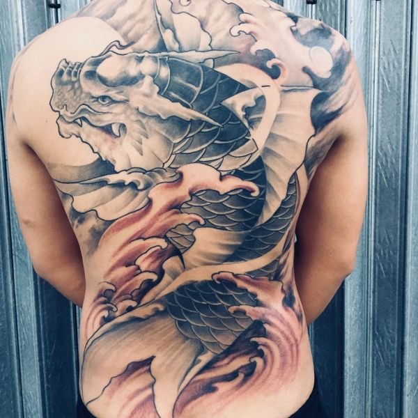 Tattoo cá chép hóa rồng kín lưng