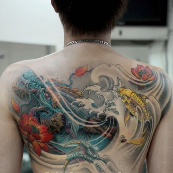 Tattoo cá chép hóa rồng sau lưng