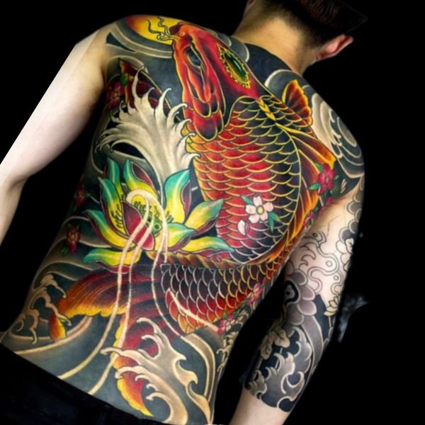 Tattoo cá chép hoa sen nhật kín lưng