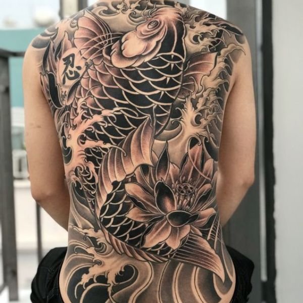 Tattoo cá chép kín lưng đẹp nhất