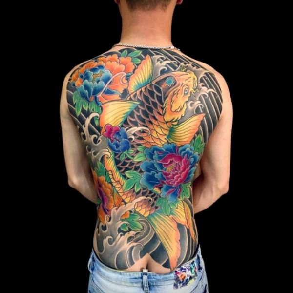 Tattoo cá chép kín lưng hoa mẫu đơn nhật cổ