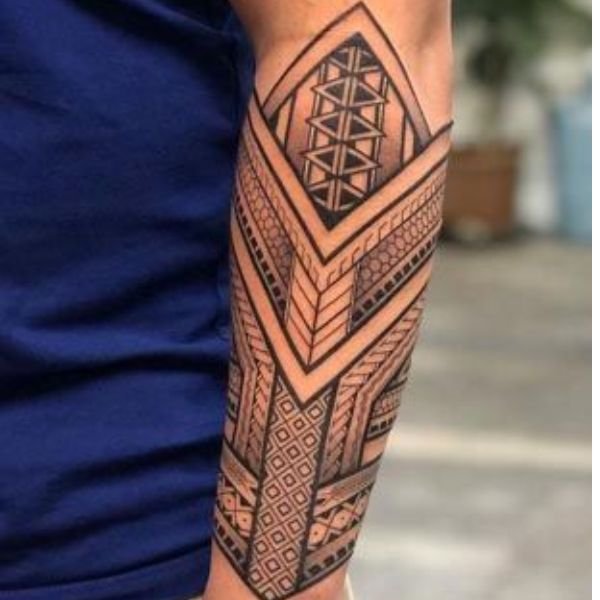 Tattoo cánh tay thiết giáp