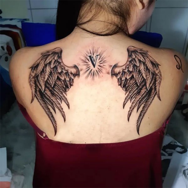 Tattoo cánh thiên thần sau lưng cho nữ