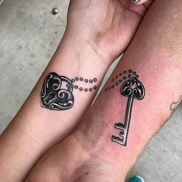 Tattoo cặp chìa khóa đến với trái tim