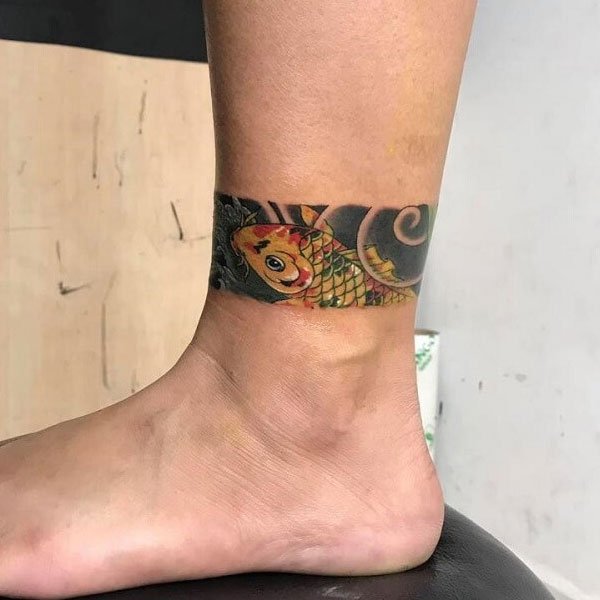 Tattoo chân nam cá chép