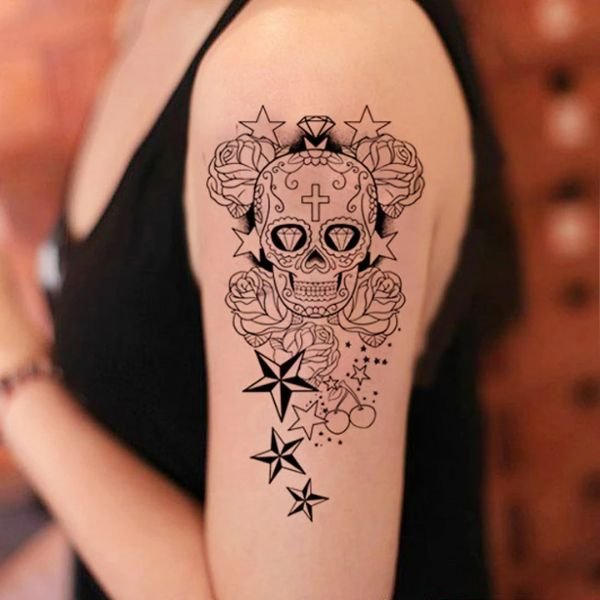 Tattoo châu Âu ở bắp tay