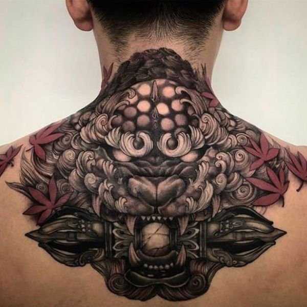 Tattoo châu âu ở gáy