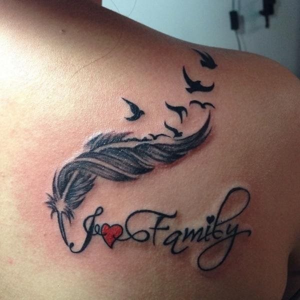 Tattoo chữ family lông vũ