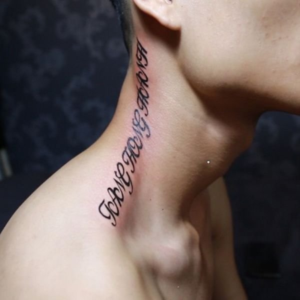 Tattoo chữ ở cổ đẹp cho nam