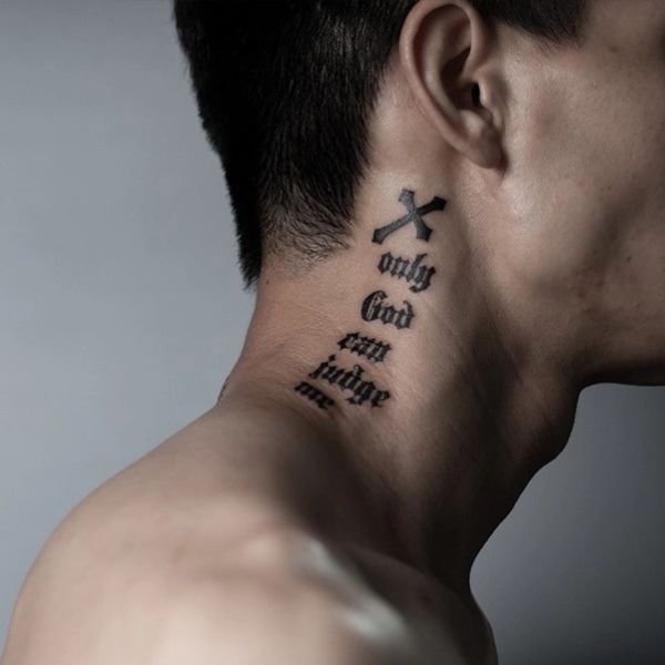 Tattoo chữ ý nghĩa ở cổ