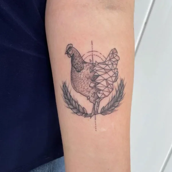 +99 hình xăm con gà phong thủy dành cho người tuổi Dậu 34 Tattoo con gà ở cánh tay