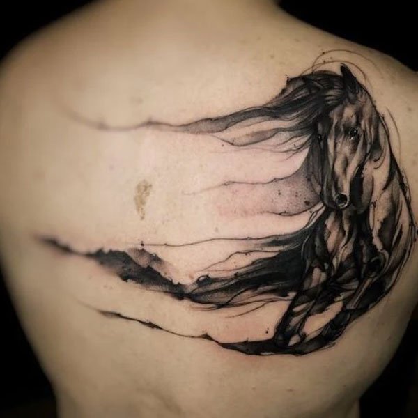 Tattoo con ngựa ngầu