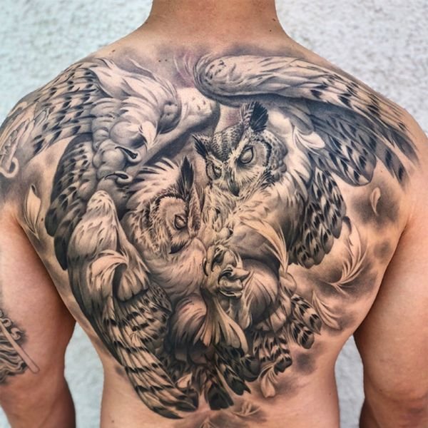 Tattoo cú mèo kín lưng