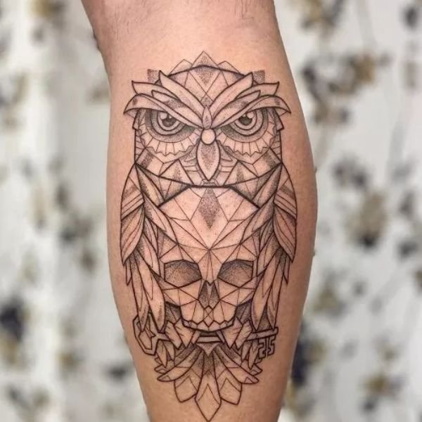 tattoo cú mèo ở chân