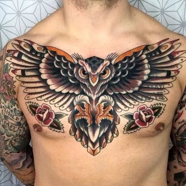 Tattoo cú mèo ở ngực