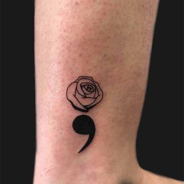 Tattoo dấu chấm phẩy ở tay đẹp