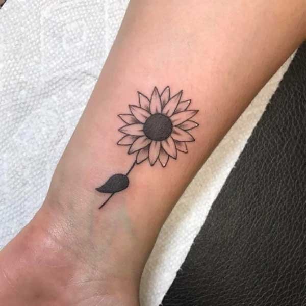 Tattoo dấu chấm phẩy ở tay siêu đẹp