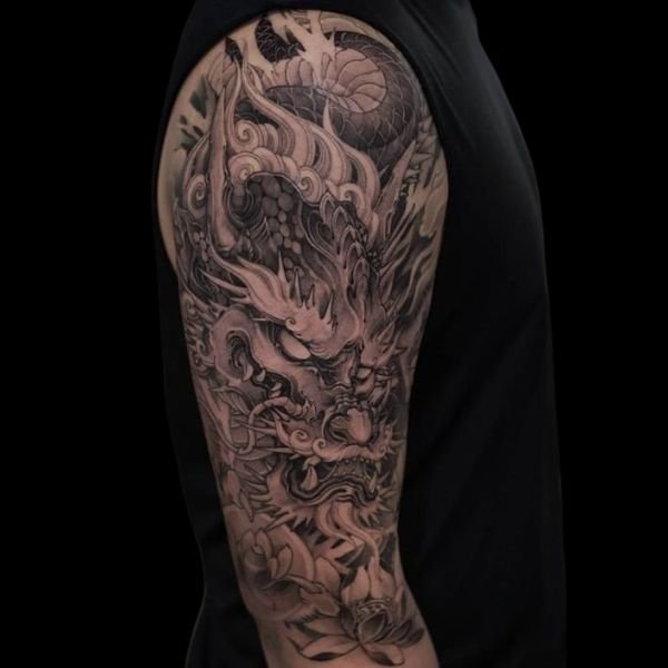 Tattoo đầu rồng bắp tay