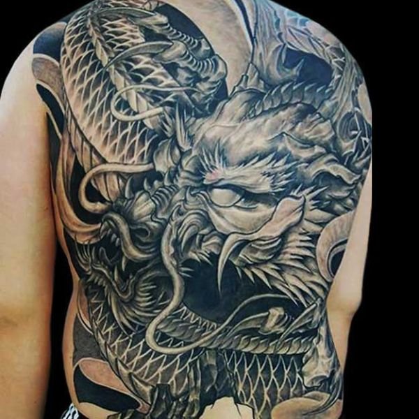 Tattoo đầu rồng bít lưng